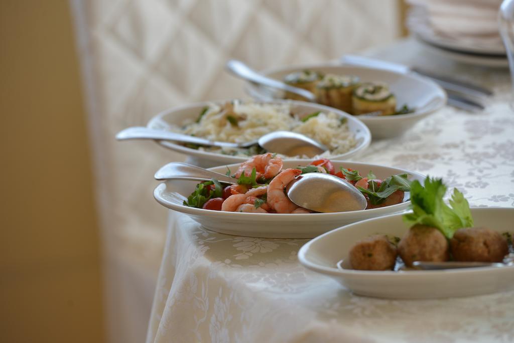 Albergo Ristorante Pizzeria Monte Arcosu Uta Eksteriør bilde
